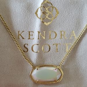 Kendra Scott necklace